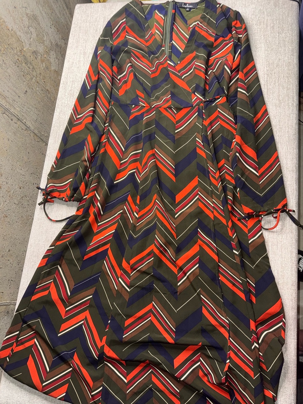 Lulus Geometric Chevron Print Long Sleeve Maxi Dress Olive Multi Small NWT